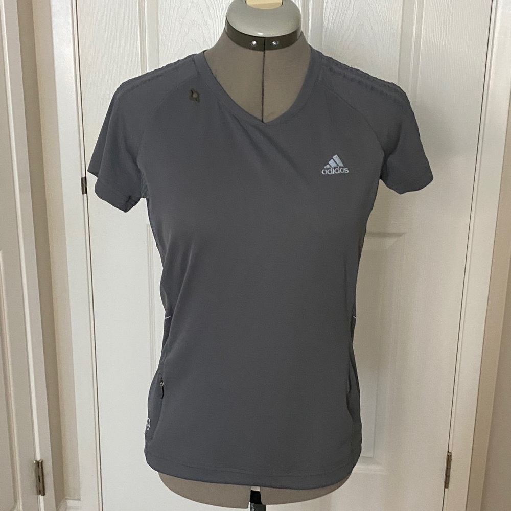 🦖 Adidas Workout Shirt 3/$25